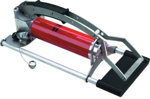 Hydraulische voetpomp met 3m slang en kist