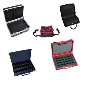 Dozen, tassen, kisten en koffers leeg